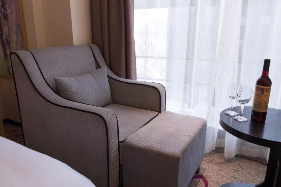 Lavande Hotel Luzhou Jiale Century City Bagian luar foto