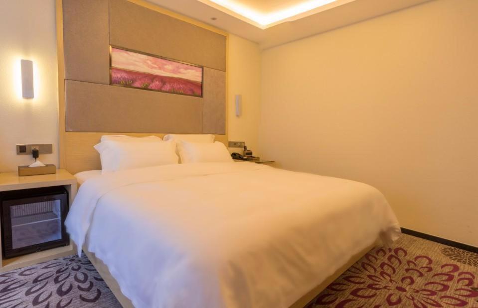 Lavande Hotel Luzhou Jiale Century City Bagian luar foto